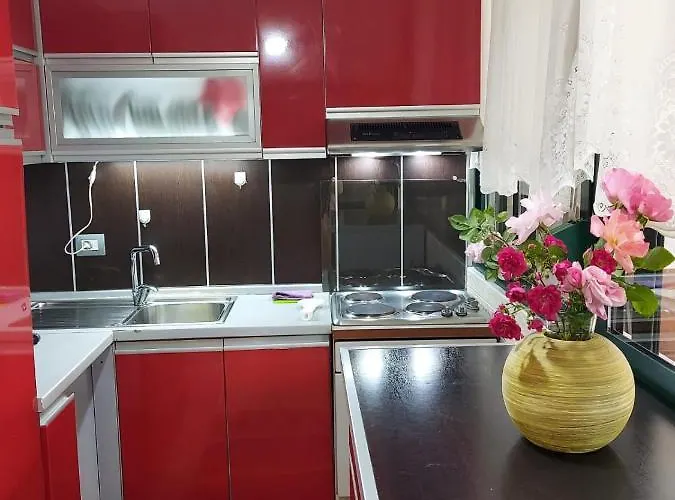 Shtepia E Luleve Apartmán Golem (Tirana)