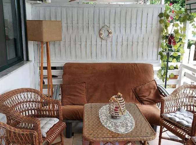 Shtepia E Luleve Apartmán Golem (Tirana)