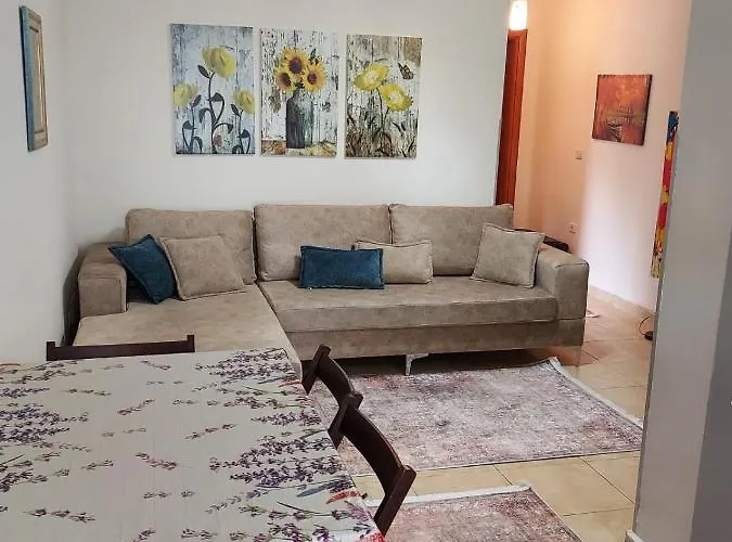 Shtepia E Luleve * ゴーレム